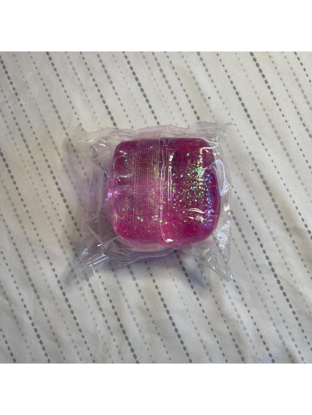 ONE GLITTER SQUISHY CUBE RANDOM COLOR